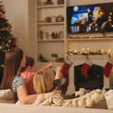 Ovo su najljepši božićni filmovi u 2025. Najboljih 25 naslova kima se rado vraćamo