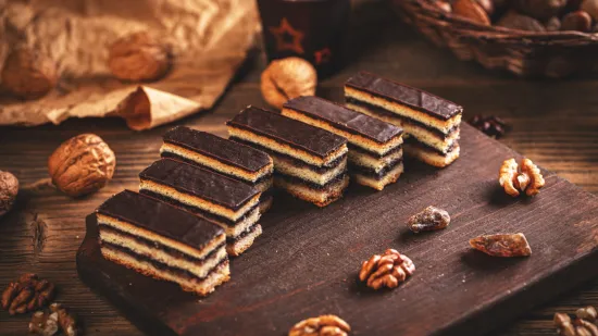 Mađarska poslastica omiljena u na&scaron;im krajevima. Recept za savr&scaron;ene žarbo kocke