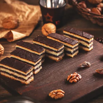 Mađarska poslastica omiljena u na&scaron;im krajevima. Recept za savr&scaron;ene žarbo kocke