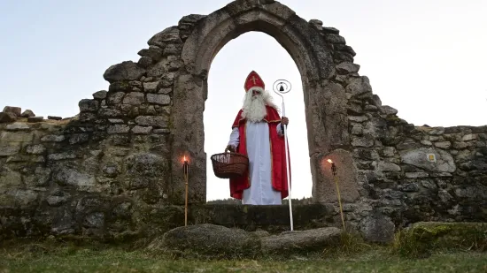 Tko je sveti Nikola, zašto darove ostavlja u čizmicama i odakle s njim ružni Krampus?