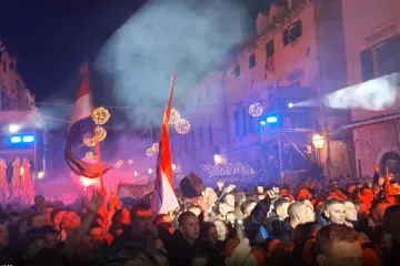 Ludnica u Dubrovniku uoči Thompsonovog koncerta: Na Stradunu ga čeka 15.000 ljudi