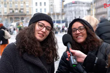 Od poznate pjevačice do veselih prolaznika: Zamolili smo ljude da nam zapjevaju božićne pjesme, a rezultat je čaroban!