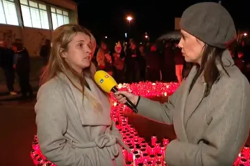 Majka učenice ispričala detalje horora: 'Uletio je, a oni su se sakrili ispod stola. Vidjela je krv!'