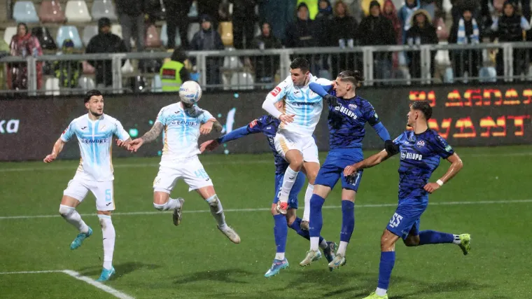 Rijeka bez poraza do titule jesenskog prvaka: Armada izvjesila transparent za tragediju u Prečkom