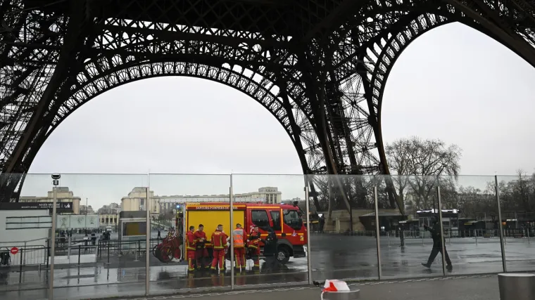 Gorio Eiffelov toranj! Evakuirano 1200 ljudi, već bačena sumnja na uzrok