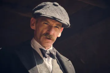 Zvijezda serije 'Peaky Blinders' izgleda neprepoznatljivo, fanovi misle da je beskućnik
