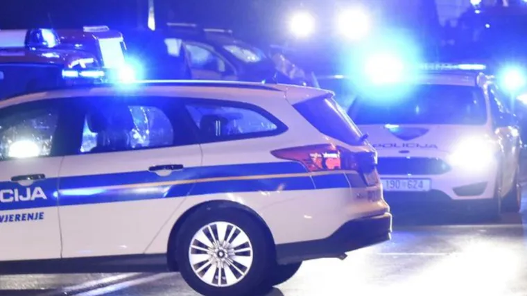 U frontalnom sudaru poginuo mu&scaron;karac, žena te&scaron;ko ozlijeđena