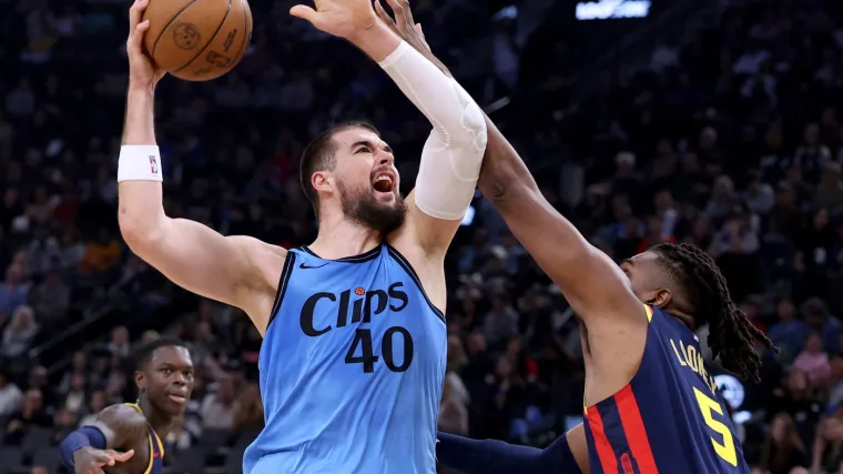 Ivica Zubac odigrao odlično u napetoj utakmici Clippersa i Wolvesa, Gobert ga iz nemoći udario laktom