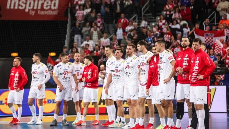 Svi članovi reprezentacije poslali emotivnu poruku Duvnjaku: 'Dok postoji i najmanja nada'