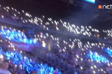 Pogledajte kako puna zagrebačka Arena uz čarobnu rasvjetu pjeva Moju domovinu