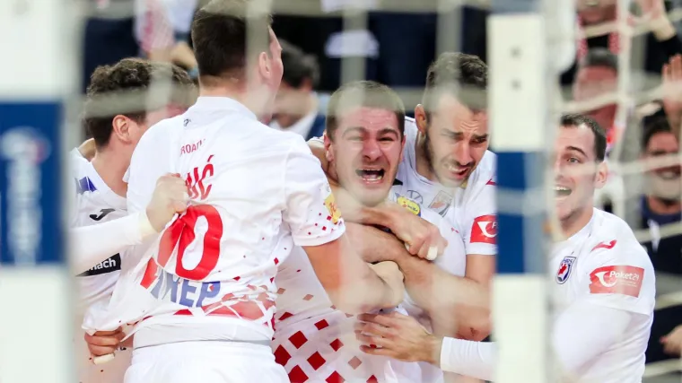 Pogledajte kako je pobjedu Hrvatske doživio komentator IHF-a: 'Hrvatski san živi dalje'