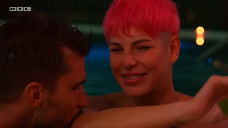 Milo&scaron; poljubio Maidu, no ona je oprezna: 'Ne bih jo&scaron; rekla da je to 'moj Milo&scaron;''