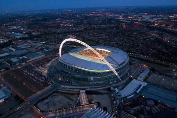 Toga ipak nema samo u Hrvatskoj: Wembley u potpunom mraku tijekom utakmice Engleske i Španjolske