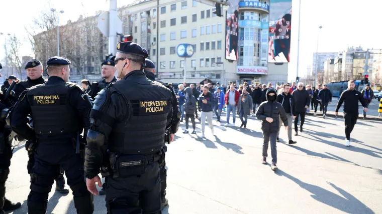 Velika zapljena uoči derbija na Maksimiru: Pogledajte &scaron;to je policija 'oduzela' navijačima