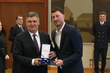 Milanović odlikovao rukometne viceprvake: 'Nema preko reda, sve zavr&scaron;i gdje treba zavr&scaron;iti'