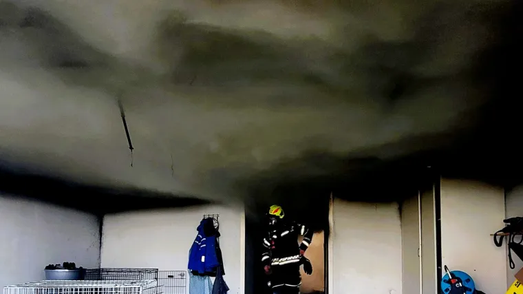 Mu&scaron;karac (83) spajao prekidač, a onda mu je kuća planula. Izgorjela sauna