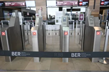 Baka (75) zaustavljena na granici s metalnim iznenađenjem: Carinici nisu mogli vjerovati njenom objašnjenju