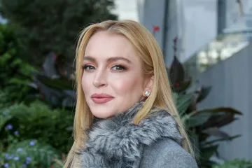 Lindsay Lohan uspoređuju s Jessicom Rabbit: Objavila sliku s novom bojom kose, oglasila joj se i majka