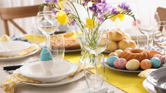Dekoracija stola za Uskrs treba biti elegantna i vedra, evo nekoliko ideja