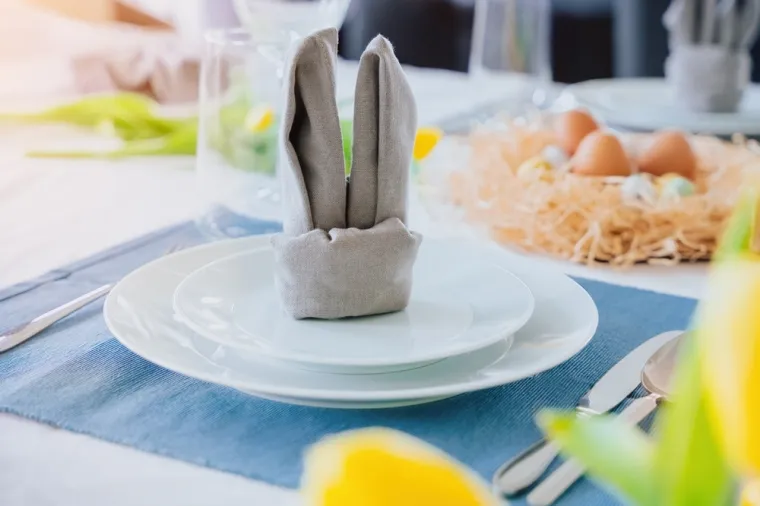 Dekoracija stola za Uskrs treba biti elegantna i vedra, evo nekoliko ideja