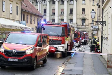 Požar stana u centru Zagreba: Vatrogasci izvukli dvije osobe