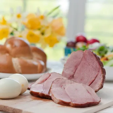 Za&scaron;to se za Uskrs jedu jaja i &scaron;unka? Nekoliko je priča i teorija, a simbolika ja značajna