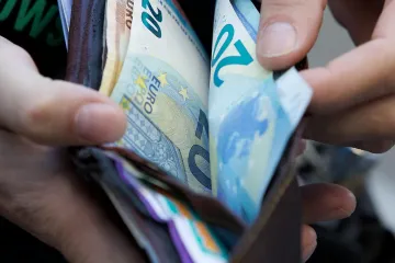 Povećanje minimalne satnice:  Stručnjaci strahuju od 'ozbiljne ekonomske štete'