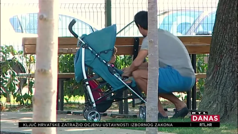 Očevi u Hrvatskoj uskoro će imati pravo na 10 dana plaćenog očinskog dopusta, a rast će i roditeljska naknada tijekom drugih 6 mjeseci djetetova života