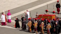 23.04.2025., Rim, Italija - Tijelo pape Franje u procesiji na Trgu sv. Petra premjesteno je u baziliku sv. Petra. Photo: Luka stanzl/PIXSELL