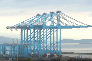 Dizalice koje mogu podići dva Boeinga 747 stigle u Rijeku: Zanimljivo koga najviše privlače