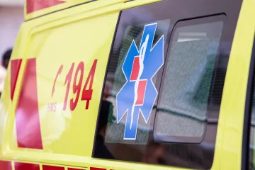 Teška nesreća u Brelima: Prevrnulo se vozilo, dvije osobe u bolnici