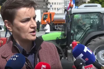 Viralna bruka: Ana Brnabić pokazala engleski za anale, internet se valja od smijeha