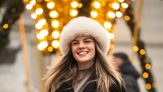 Upečatljivi outfiti i blagdanska atmosfera u centru grada