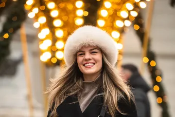 Upečatljivi outfiti i blagdanska atmosfera u centru grada