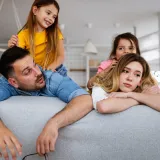 Nova istraživanja otkivaju: Mu&scaron;karci ili djeca - tko ženama uzrokuje vi&scaron;e stresa?