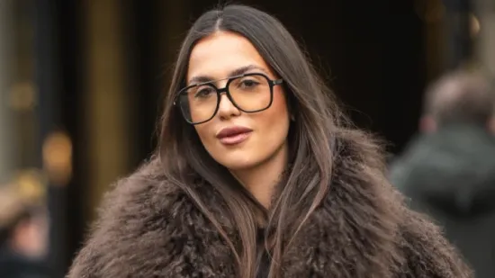 Outfit sa &scaron;pice koji je modni jackpot: Bunda, platforme i torbica skuplja od prosječne plaće