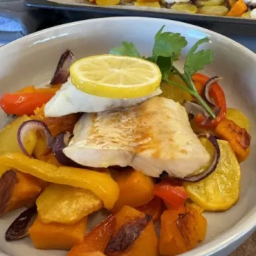 Omiljena riba: Oslić s krumpirom i povrćem iz pećnice