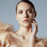 Praktični i učinkoviti: Puderi u sticku koje beauty scena obožava