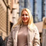 Zagrebačka &scaron;pica obožava Chanel: Elegantna plavu&scaron;a pokazala kako nositi nježne nijanse