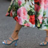 Suknja midi duljine: Najlaskaviji modeli za svaki tip figure