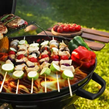 Vodič za savr&scaron;eni prvomajski ro&scaron;tilj: Tajne sočnog mesa i ma&scaron;tovitih priloga