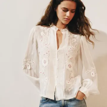 Od boho do klasičnih krojeva: Najljep&scaron;e bijele bluze za ljetne dane i večeri