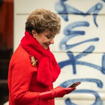 Crvena eksplozija na &scaron;pici: Evo kako Zagrepčanke nose crvene komade i modne detalje