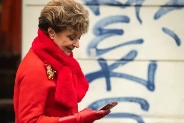 Crvena eksplozija na &scaron;pici: Evo kako Zagrepčanke nose crvene komade i modne detalje