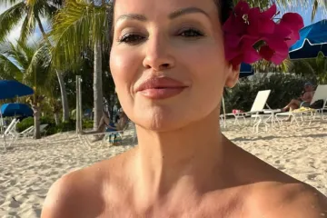 Nina Badrić pobjegla na Karibe: Zimsku bundu zamijenila zanimljivim kupaćim kostimom