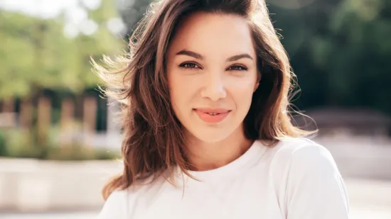 Kako smanjiti pro&scaron;irene pore na licu: Vodič za glatku i ujednačenu kožu