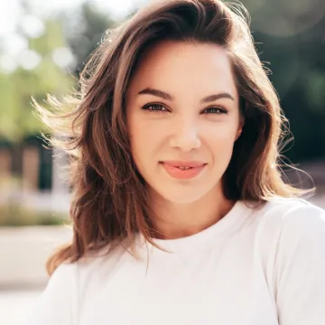 Kako smanjiti pro&scaron;irene pore na licu: Vodič za glatku i ujednačenu kožu