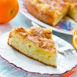 Sočno i jednostavno: Neodoljivi jogurt kolač s voćem