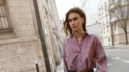 Nostalgija koja traje: 5 modela hlača iz 90-ih koje opet viđamo posvuda