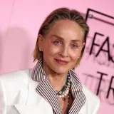 Kad elegancija susretne karizmu: Pamela Anderson i Sharon Stone opet briljirale